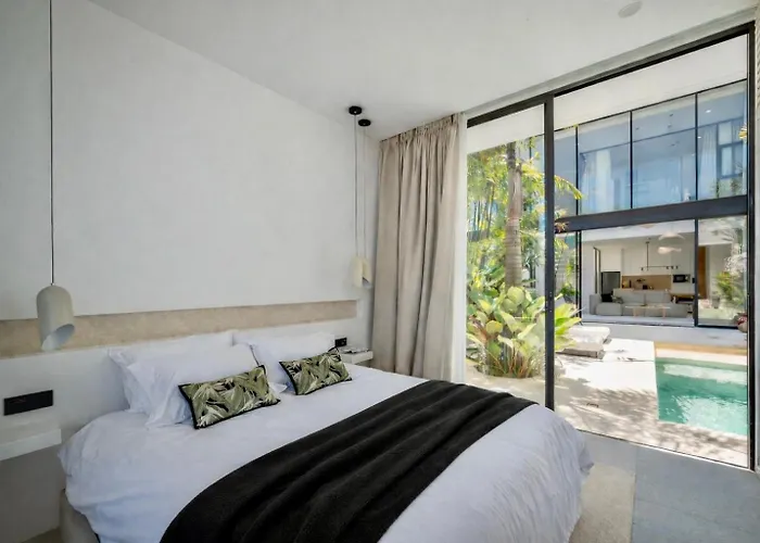 Villa Amaulu - Ocean View 2br Private Pool & Rooftop In Uluwatu