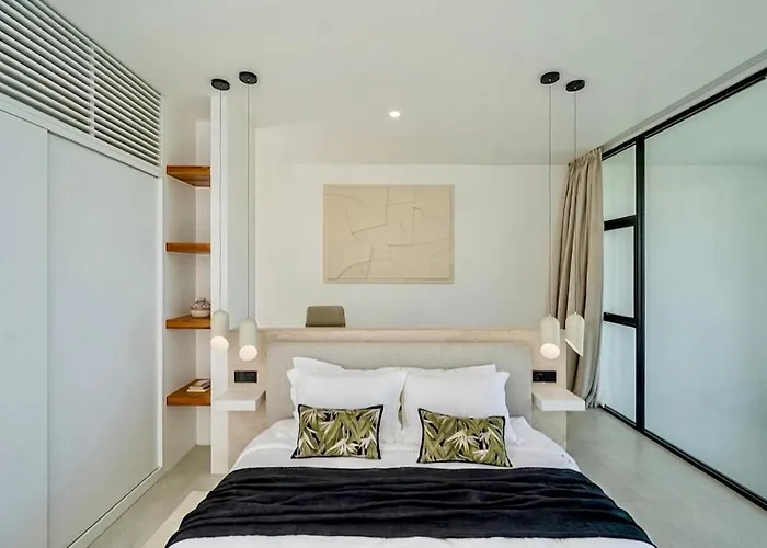 Villa Amaulu - Ocean View 2br Private Pool & Rooftop In *